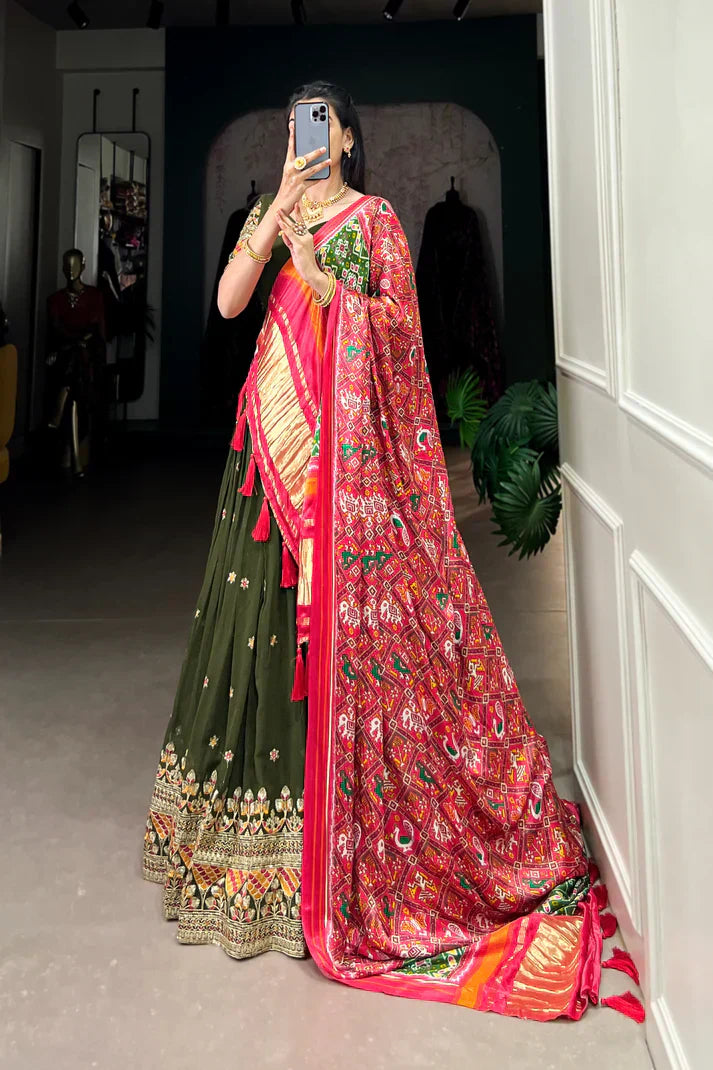 PREMIUM GEORGETTE WITH SEQUANCE AND THREAD EMBROIDERED WORK LEHENGA CHOLI WITH PURE GAJI SILK DUPATTAPFAB1104)