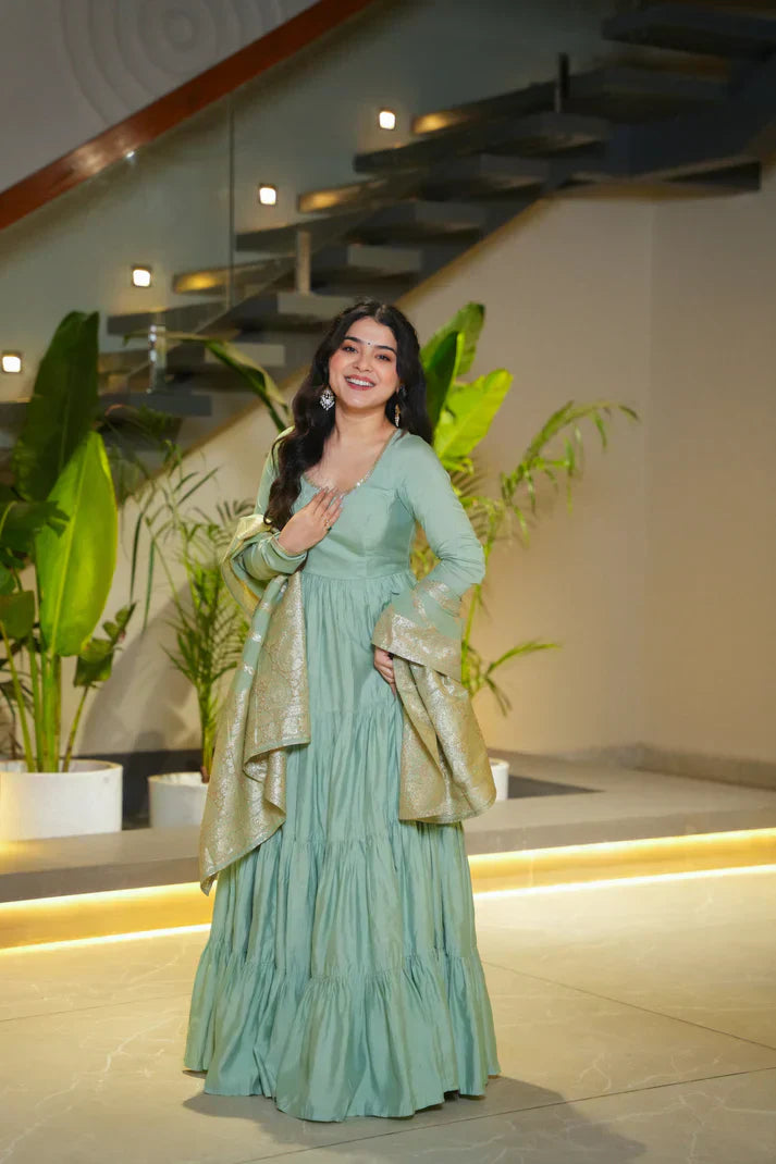 WEDDING SPECIAL MICROCRAPE GOWN WITH JAQUARD DUPATTAPFAB1111) (02)