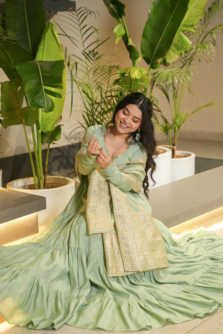 WEDDING SPECIAL MICROCRAPE GOWN WITH JAQUARD DUPATTA PFAB155)(02)