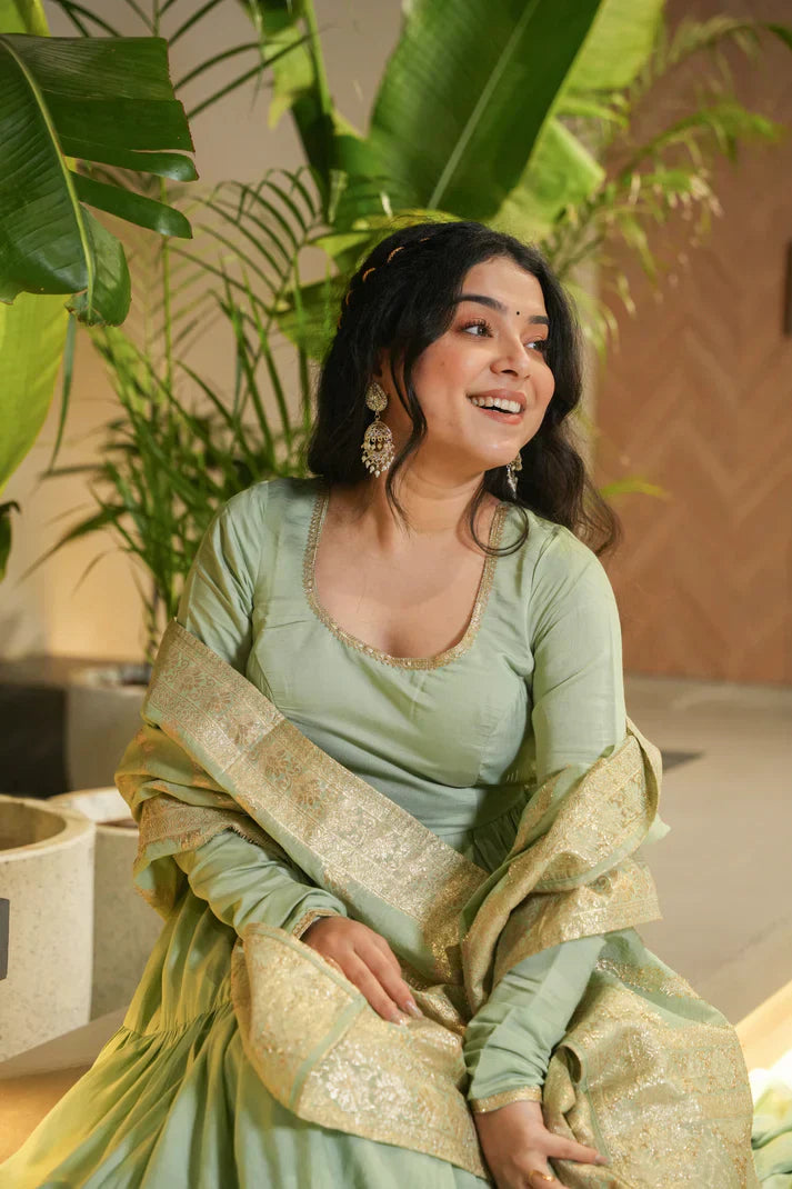 WEDDING SPECIAL MICROCRAPE GOWN WITH JAQUARD DUPATTAPFAB1111) (02)