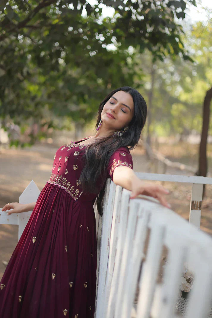 ZARI THREAD SEQUINS EMBROIDERY WORK GOWN PFAB129)