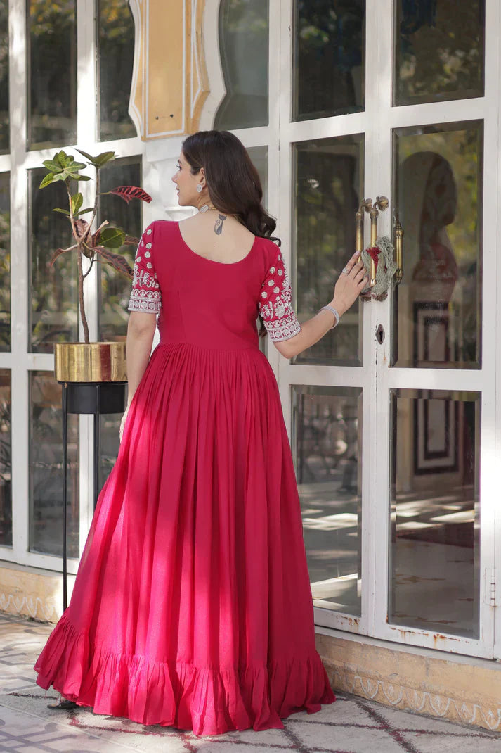 STAR GEORGETTE BEADS EMBROIDARY KURTI WITH LEHENGAPFAB187)