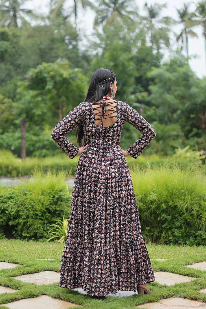 NAVRATRI SPECIAL COTTON GAMTHI PATCH WORK GOWN PFAB149)