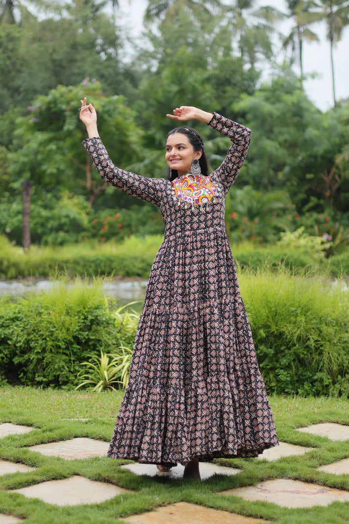 NAVRATRI SPECIAL COTTON GAMTHI PATCH WORK GOWN PFAB149)