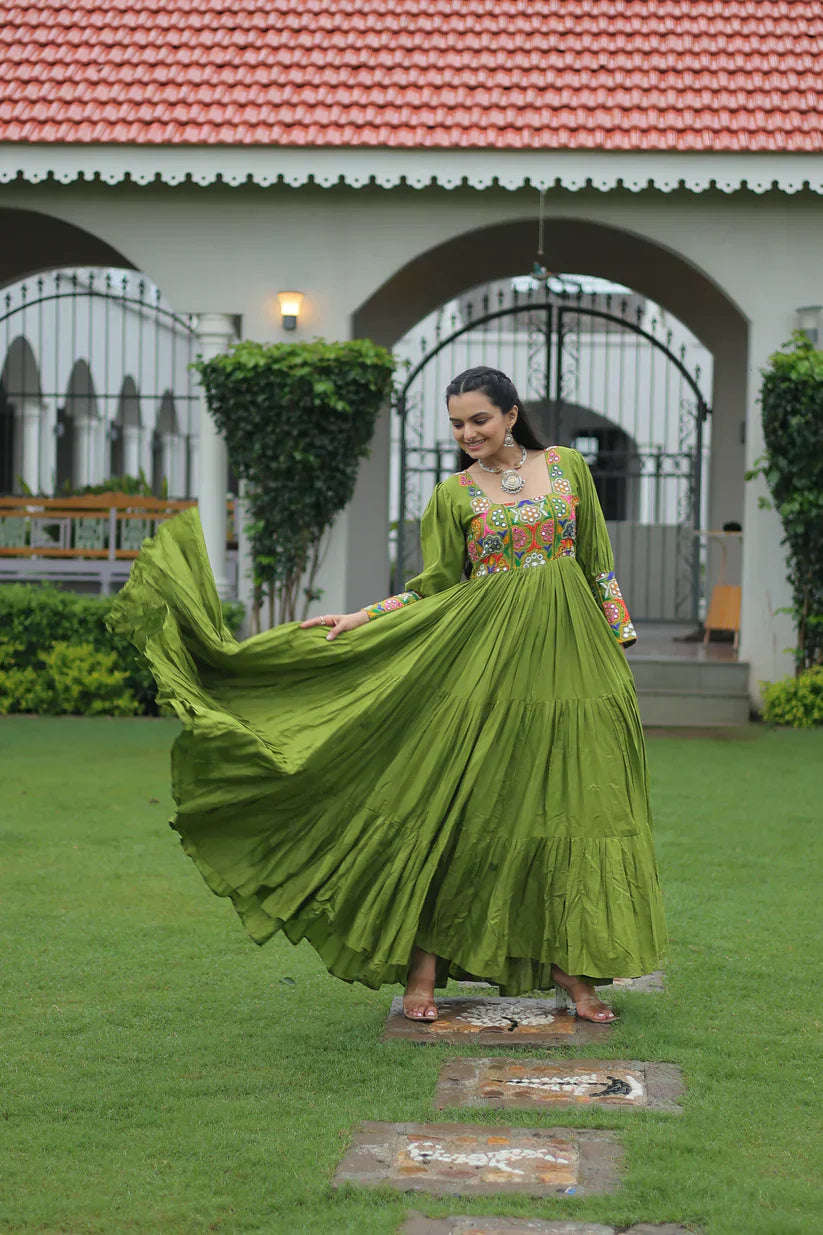 NAVRATRI SPECIAL GAMTHI KUTCHI WORK RAYON GOWN PFAB1182) 02