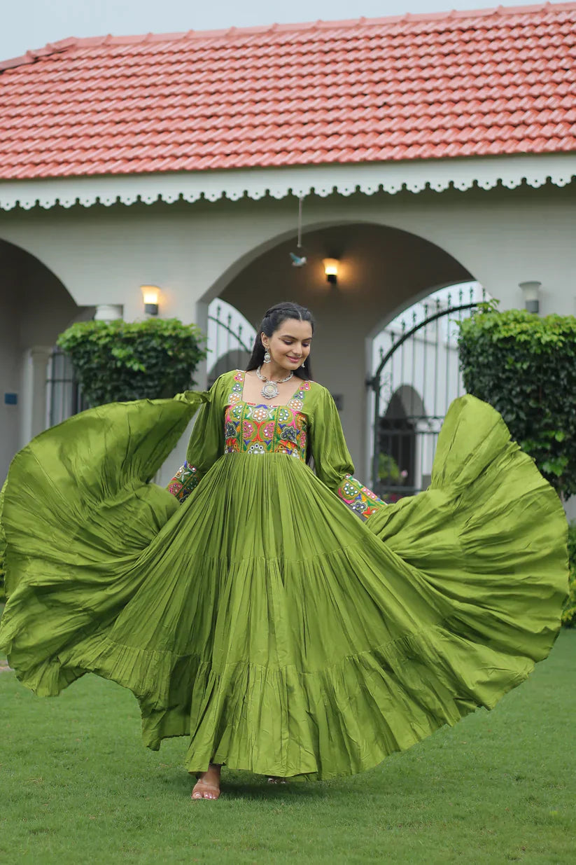 NAVRATRI SPECIAL GAMTHI KUTCHI WORK RAYON GOWN PFAB1182) 02