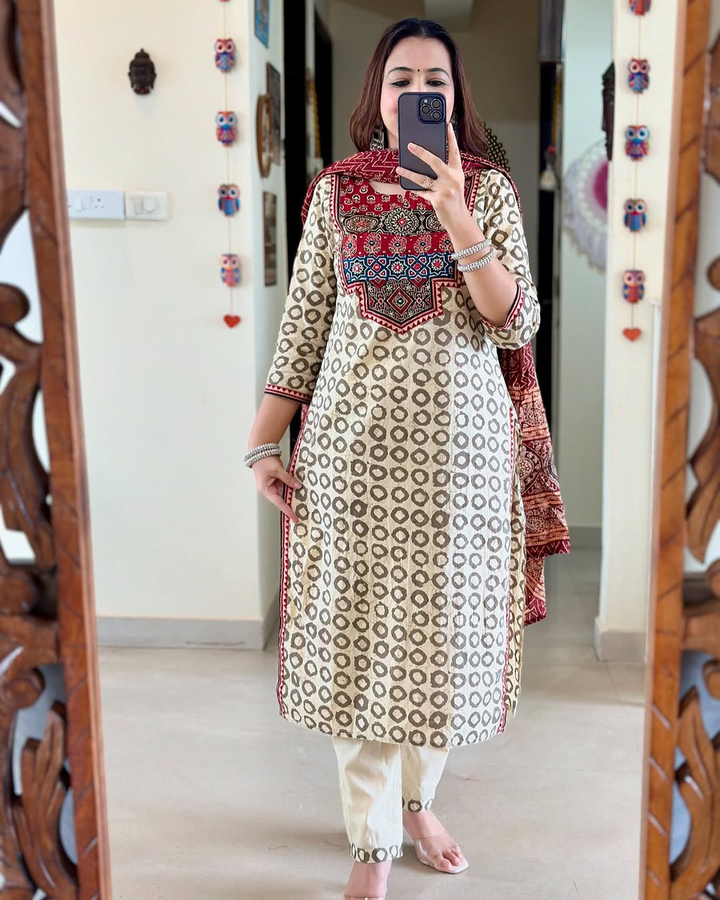 Featuring Fully Elegant Premium Muslin Suit Set Which is Beautifully Decorated With Hand Khatli Work And Original Mirror Work With Butti Pattern(PFAB108)