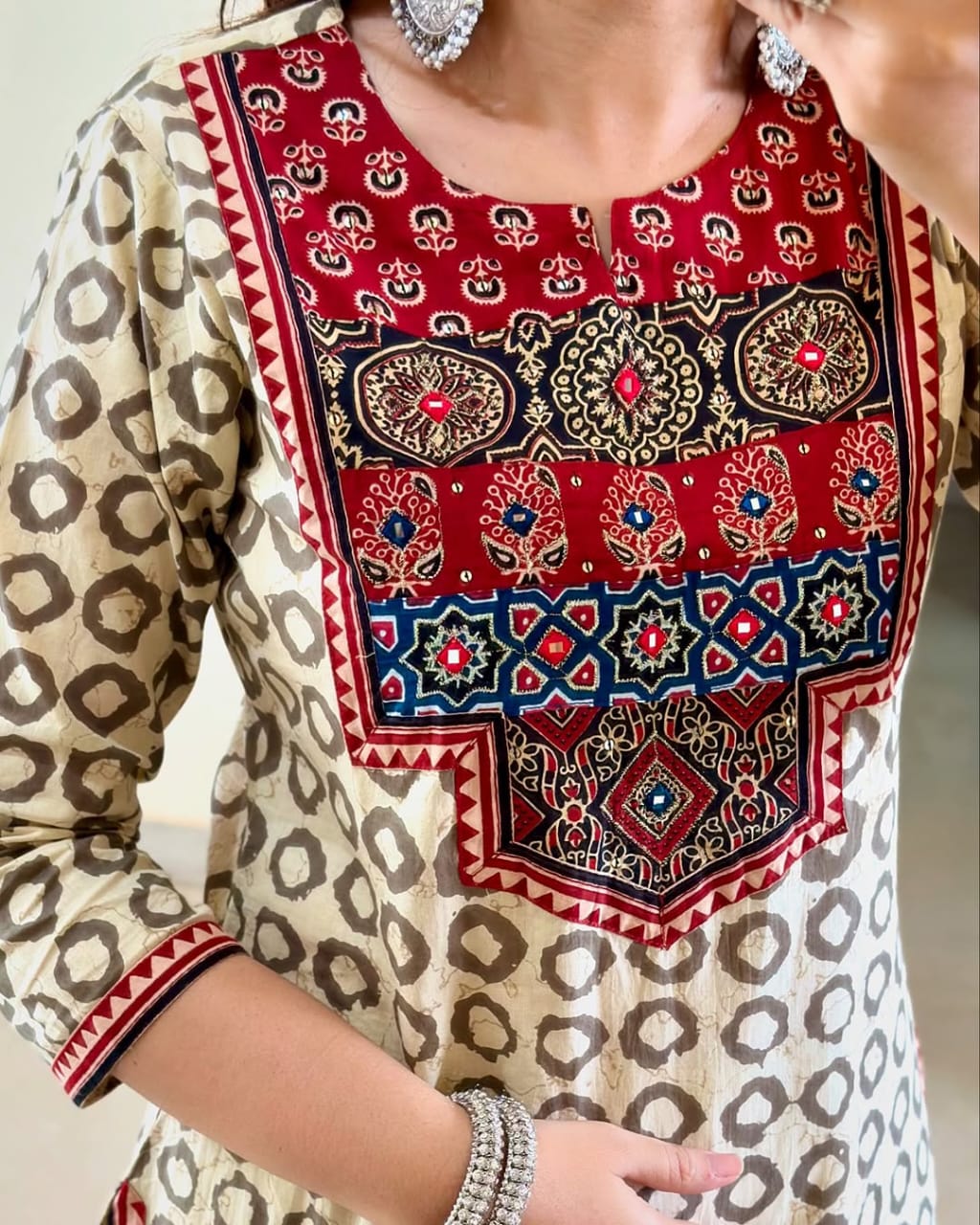 Featuring Fully Elegant Premium Muslin Suit Set Which is Beautifully Decorated With Hand Khatli Work And Original Mirror Work With Butti Pattern(PFAB108)