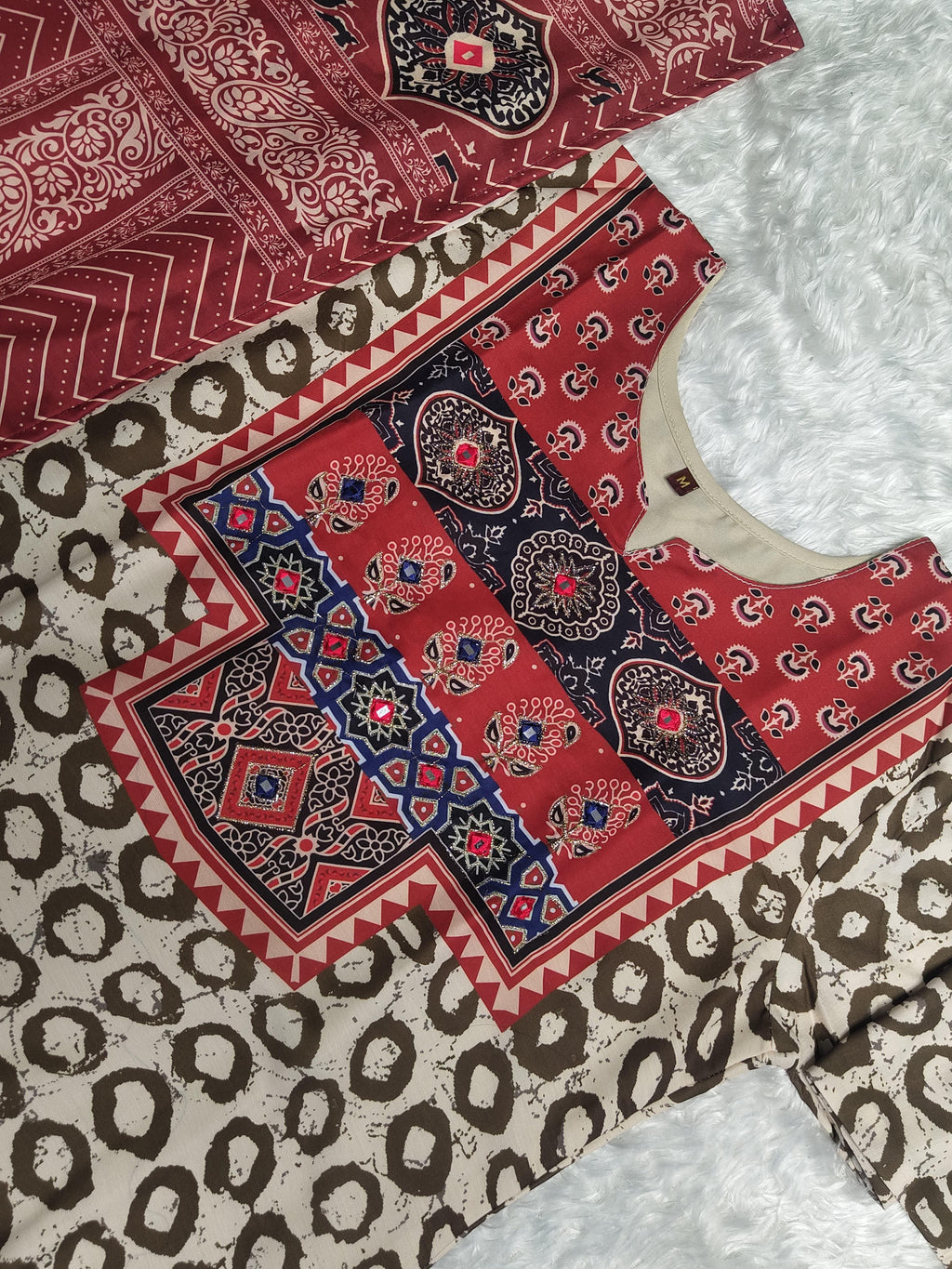 Featuring Fully Elegant Premium Muslin Suit Set Which is Beautifully Decorated With Hand Khatli Work And Original Mirror Work With Butti Pattern(PFAB108)