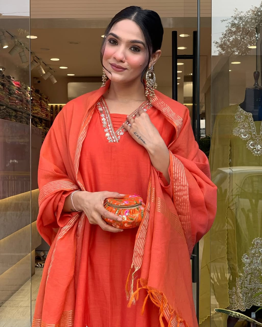 Enjoy your festival 🌞with our Very Beautiful 3ps Set . 🪡 🪡 🪡 🌸(PFAB148)