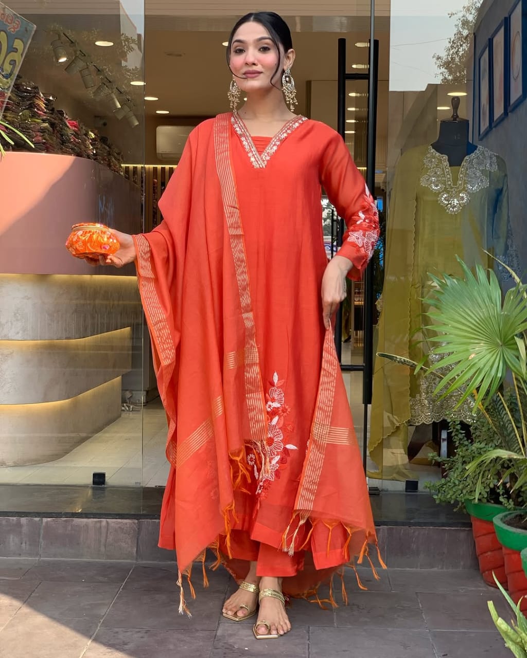 Enjoy your festival 🌞with our Very Beautiful 3ps Set . 🪡 🪡 🪡 🌸(PFAB148)