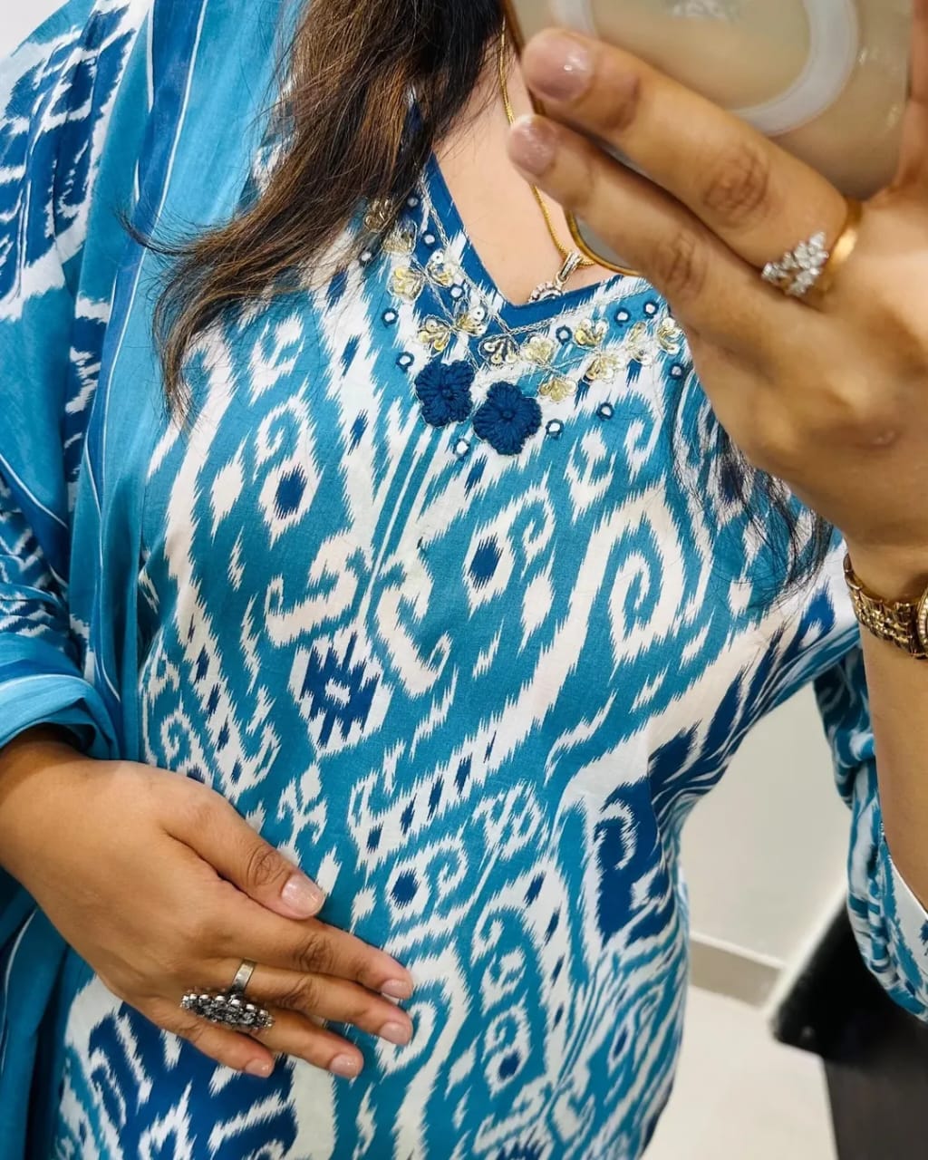 Featuring beautiful embroidery with suqes Heavy ;Suit which is beautifully decorated ;It is paired with matching pants