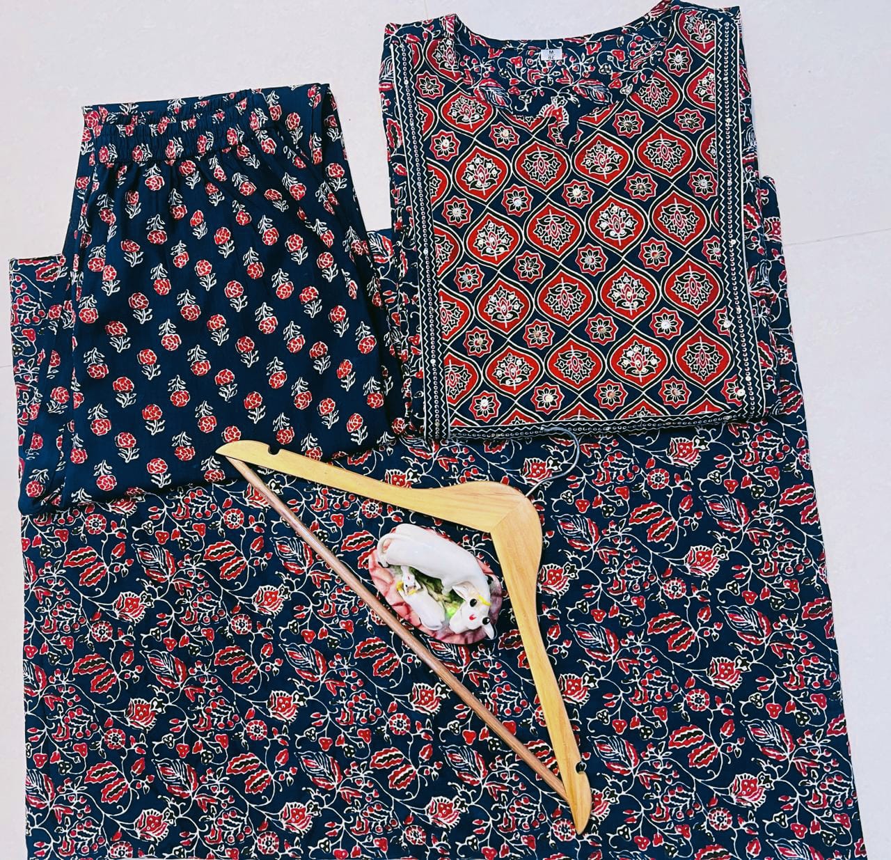 “ NEW FULL COTTON PRINT HAND WORK STRAIGHT KURTI PANT MALMAL DUPATTA ARRIVAL 😍💖(PFAB166)