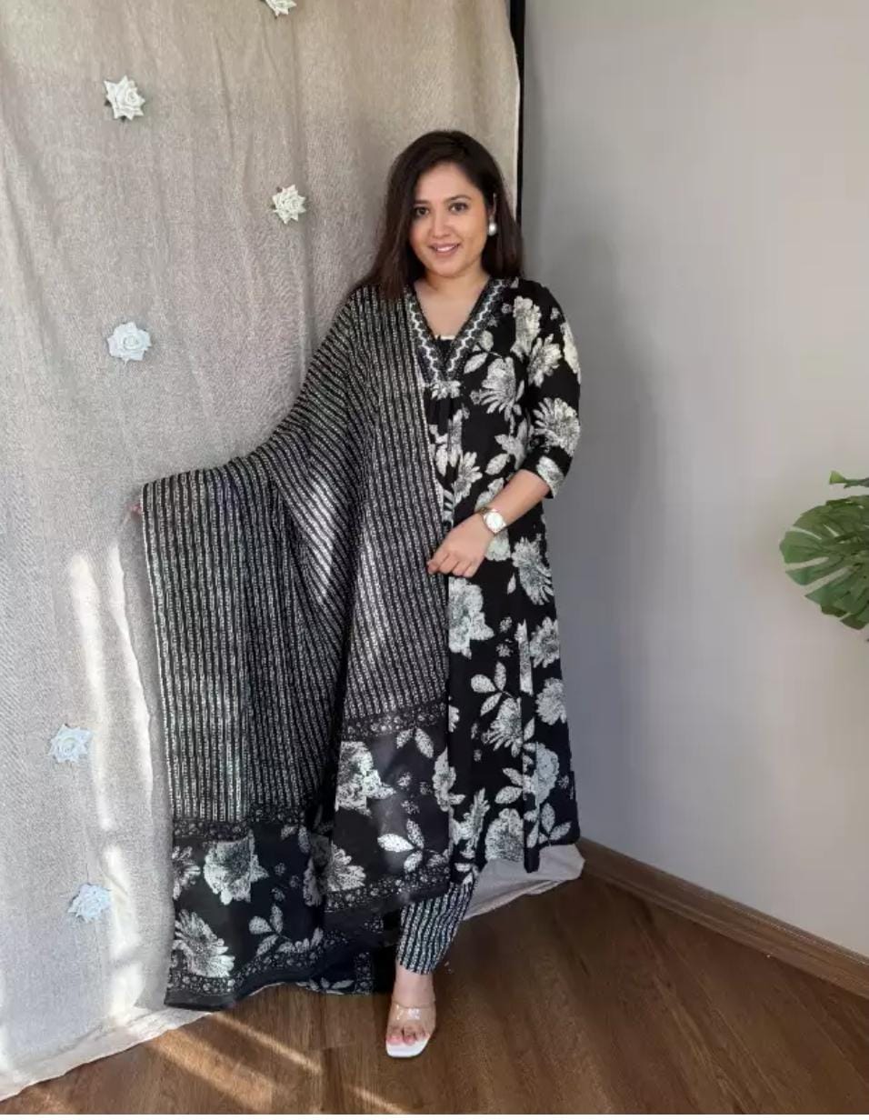 🌹🌹Pure fine Cotton fabric Havy Embroidery Work Kurti with Pant with cotton 100-100 Dupatta🌹🌹