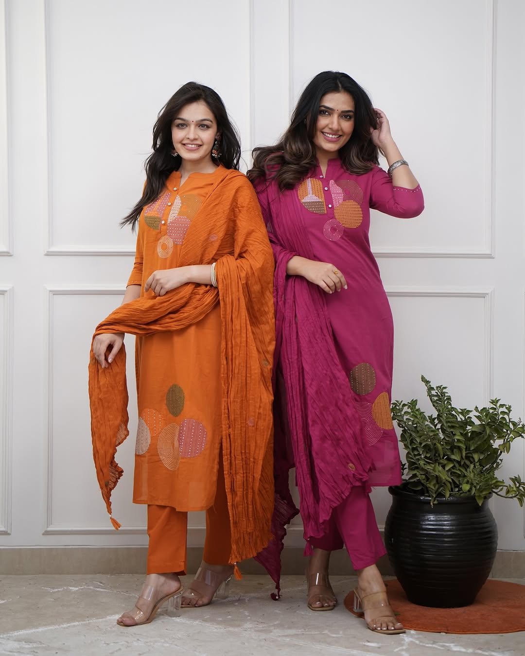 This Kurti,pant & dupatta set is perfect for the summer season(PFAB133)