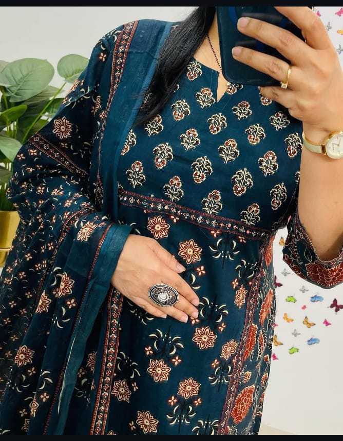 🌹🌹Pure fine Cotton fabric hand Work Kurti with Pant with cotton 100-100 Dupatta🌹🌹(PFAB1437)