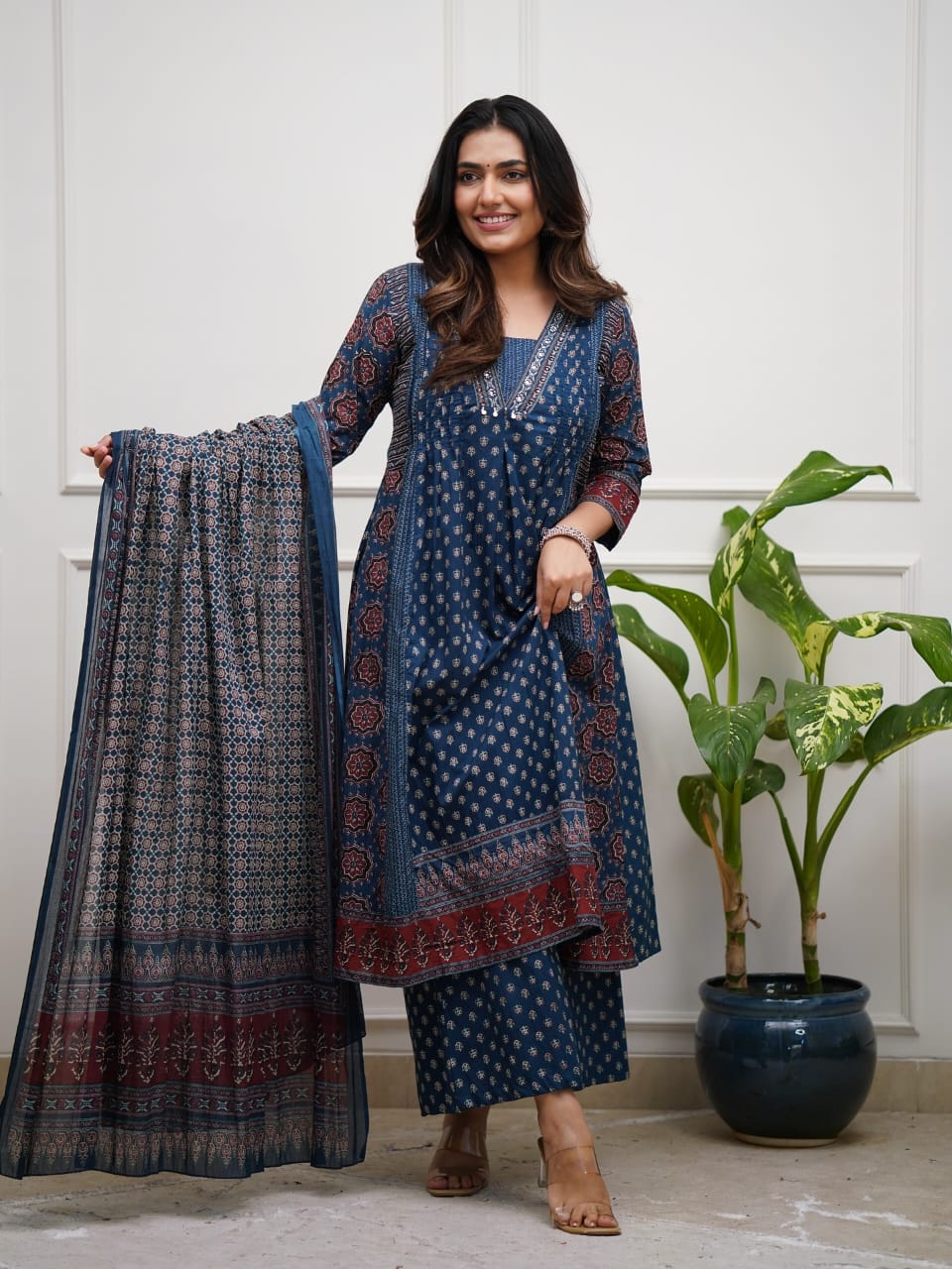 👉🏻👉🏻NEW product LUNCHING super hit &nbsp; hai dimand product Beutiful Suit Set👈🏻👈🏻(PFAB1462)