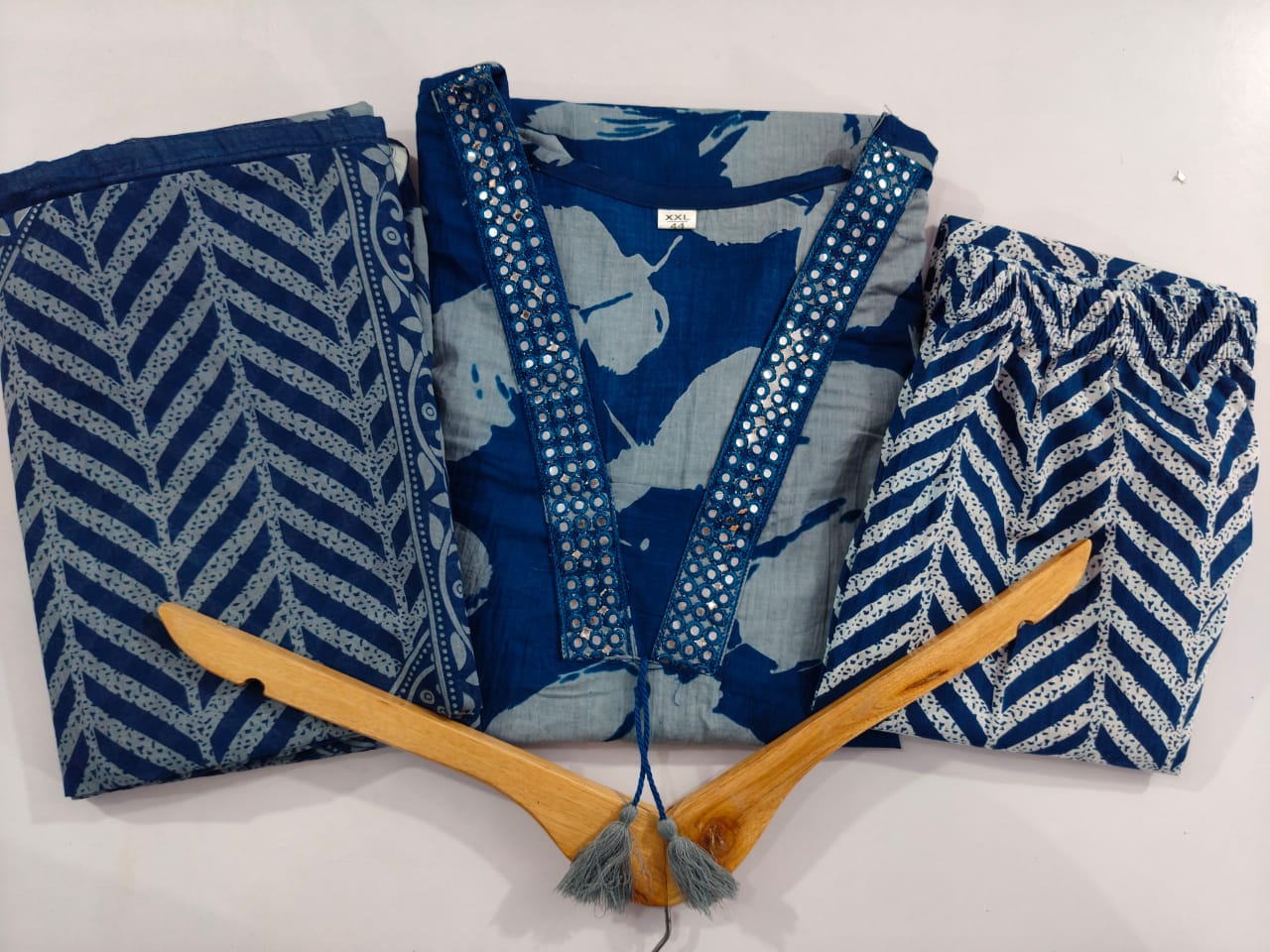 🧶💫New Designer Floral Cotton Suit set collection(PFAB1468)