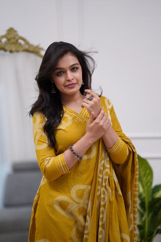 👗 Beautiful Cottan Kurtis pent with Mulmal duptta 👗(PFAB1470