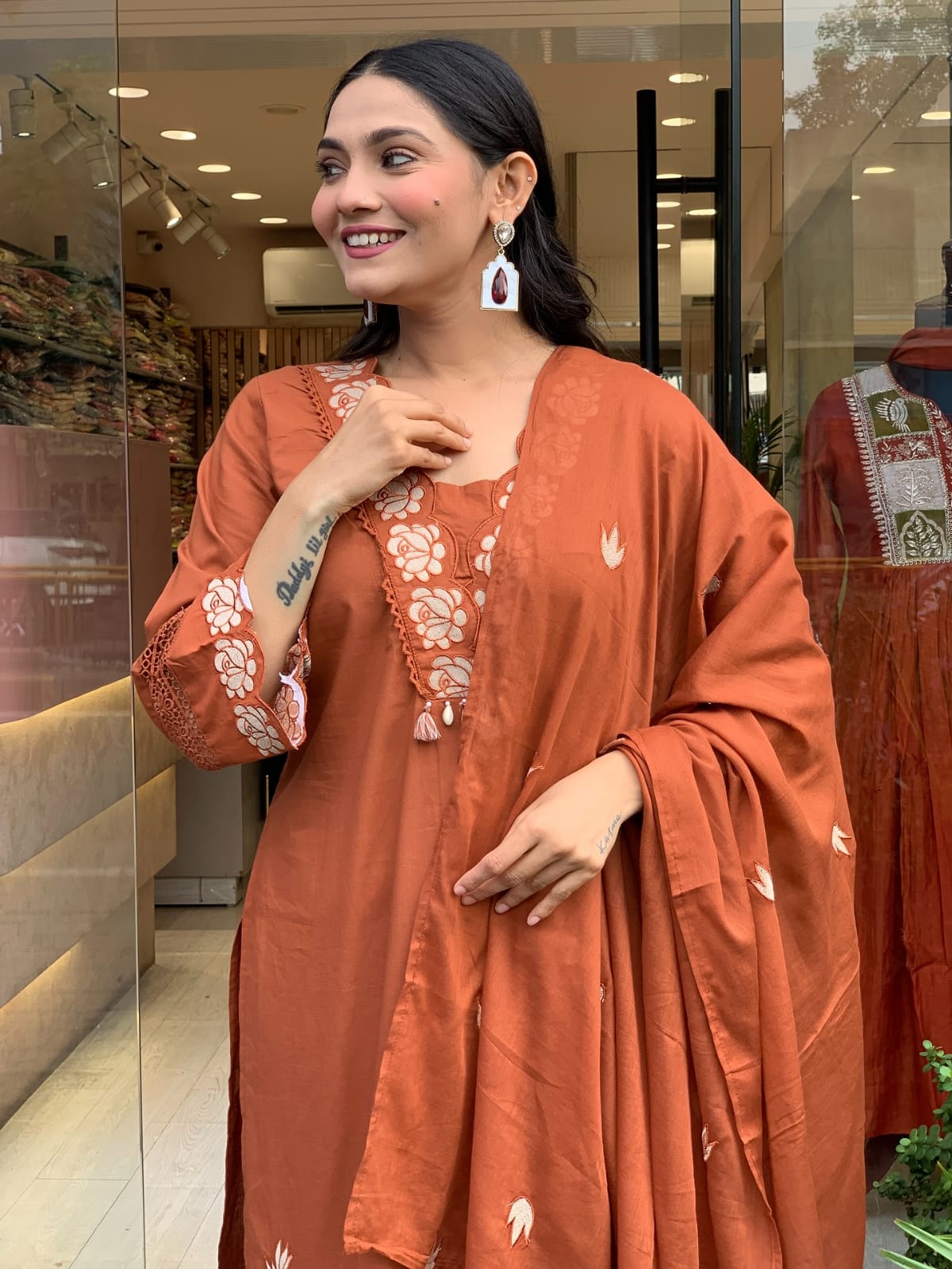 🌹🌹Pure fine Cotton fabric  Kurti with Pant with cotton 100-100 Dupatta🌹🌹 (PFAB1606)