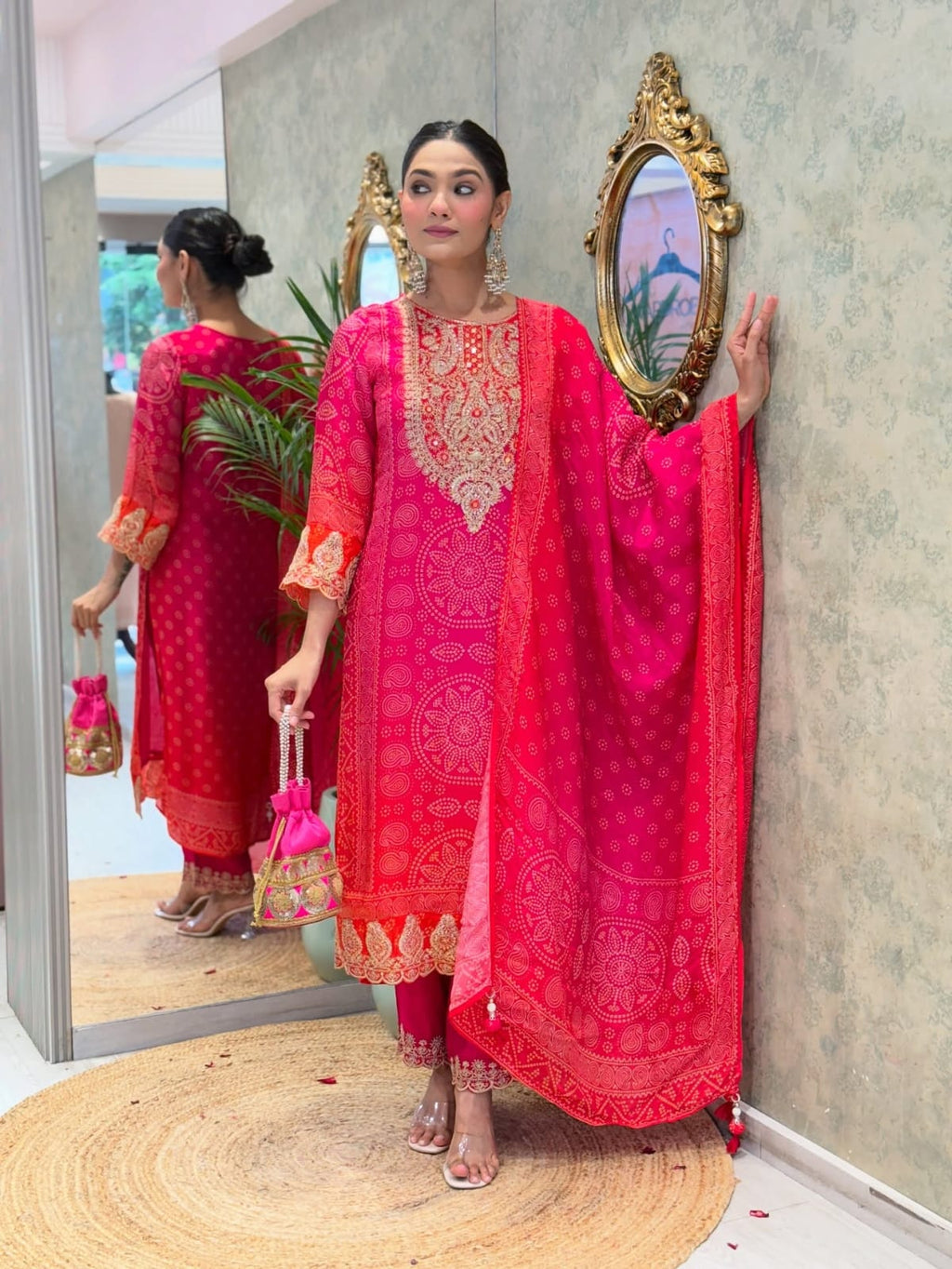 * LONCHING ĐĚSIGNER PARTY WEAR TOP AND BOTAM . WITH FANCY DUPPATA AND EMBROIDERY WORK*