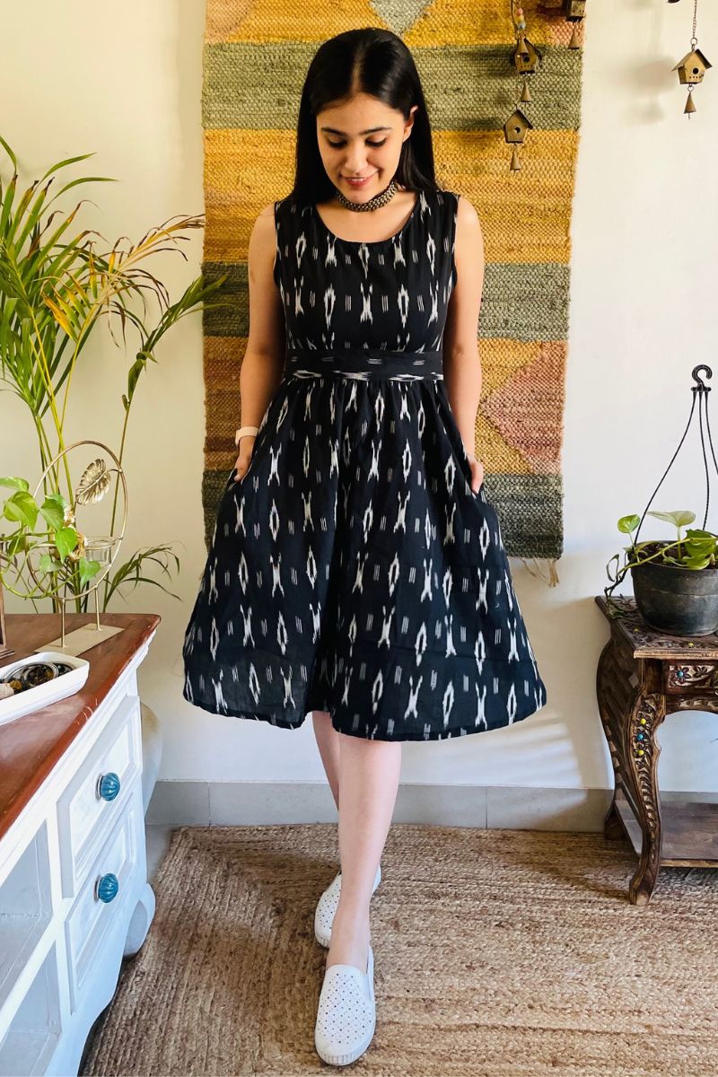 BLACK IKAT BOW - BACK FLARED DRESS - salesmania