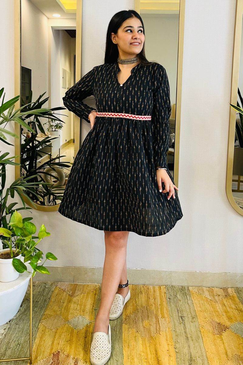 BLACK IKAT FLARED DRESS - salesmania