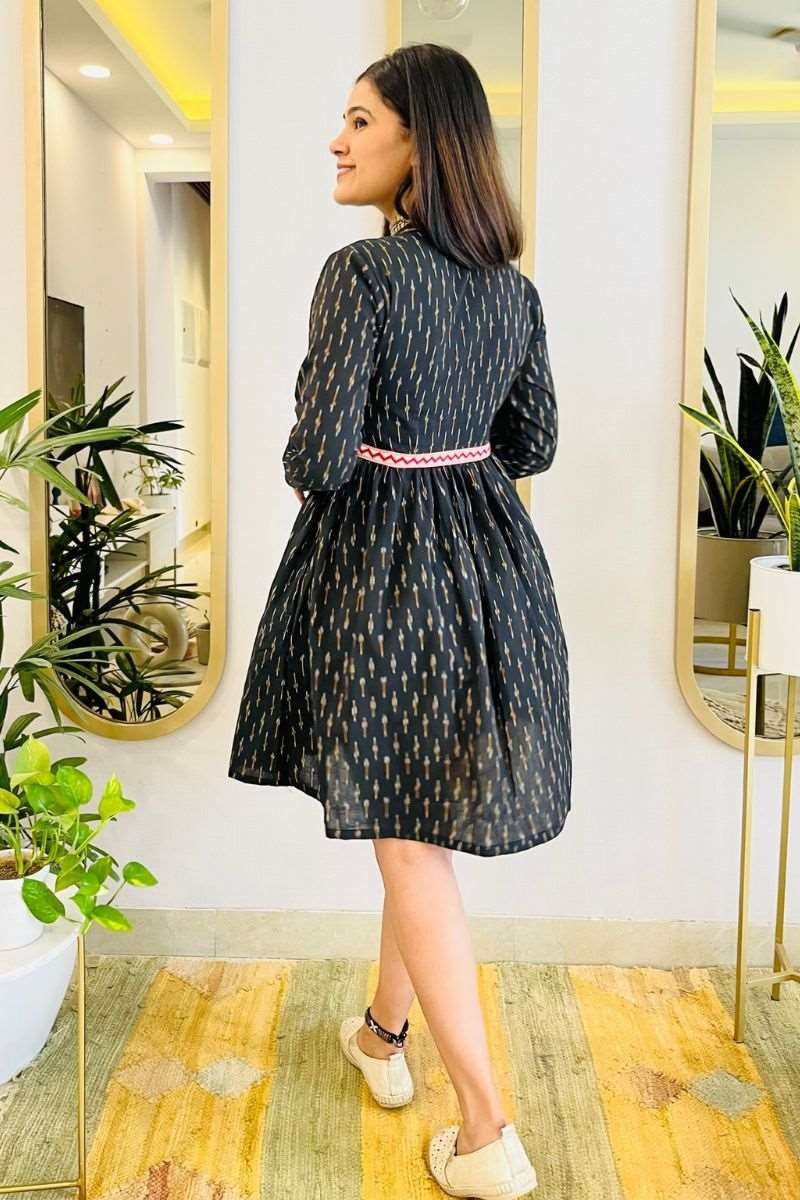 BLACK IKAT FLARED DRESS - salesmania
