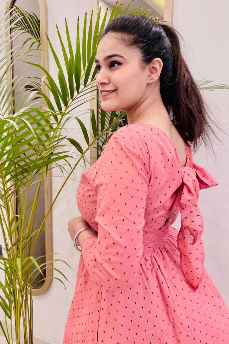 DAINTY EMBROIDERED BOW - BACK FLARED DRESS - salesmania