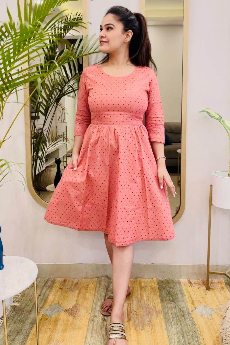 DAINTY EMBROIDERED BOW - BACK FLARED DRESS - salesmania